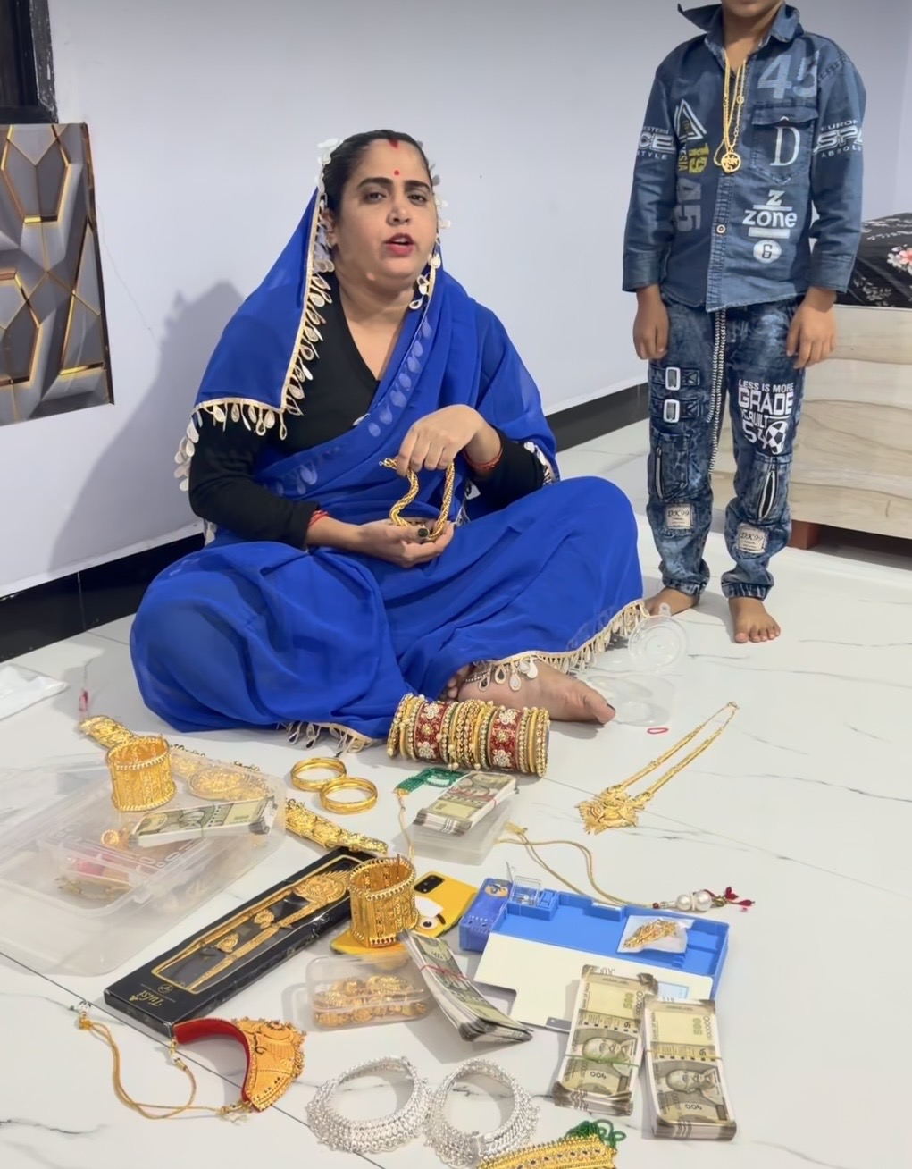 古贾经常拍片炫富。 Rachna Gurjar 古贾经常拍片炫富。 Rachna Gurjar