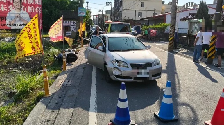 屏东母载亡女尸体发生意外车祸。图为警方提供