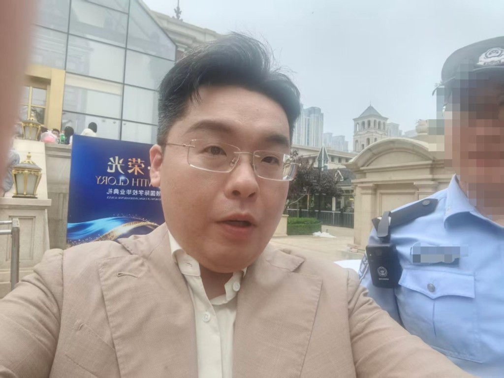 新郎许晟博律师已就事件控告酒店。 新郎许晟博律师已就事件控告酒店。