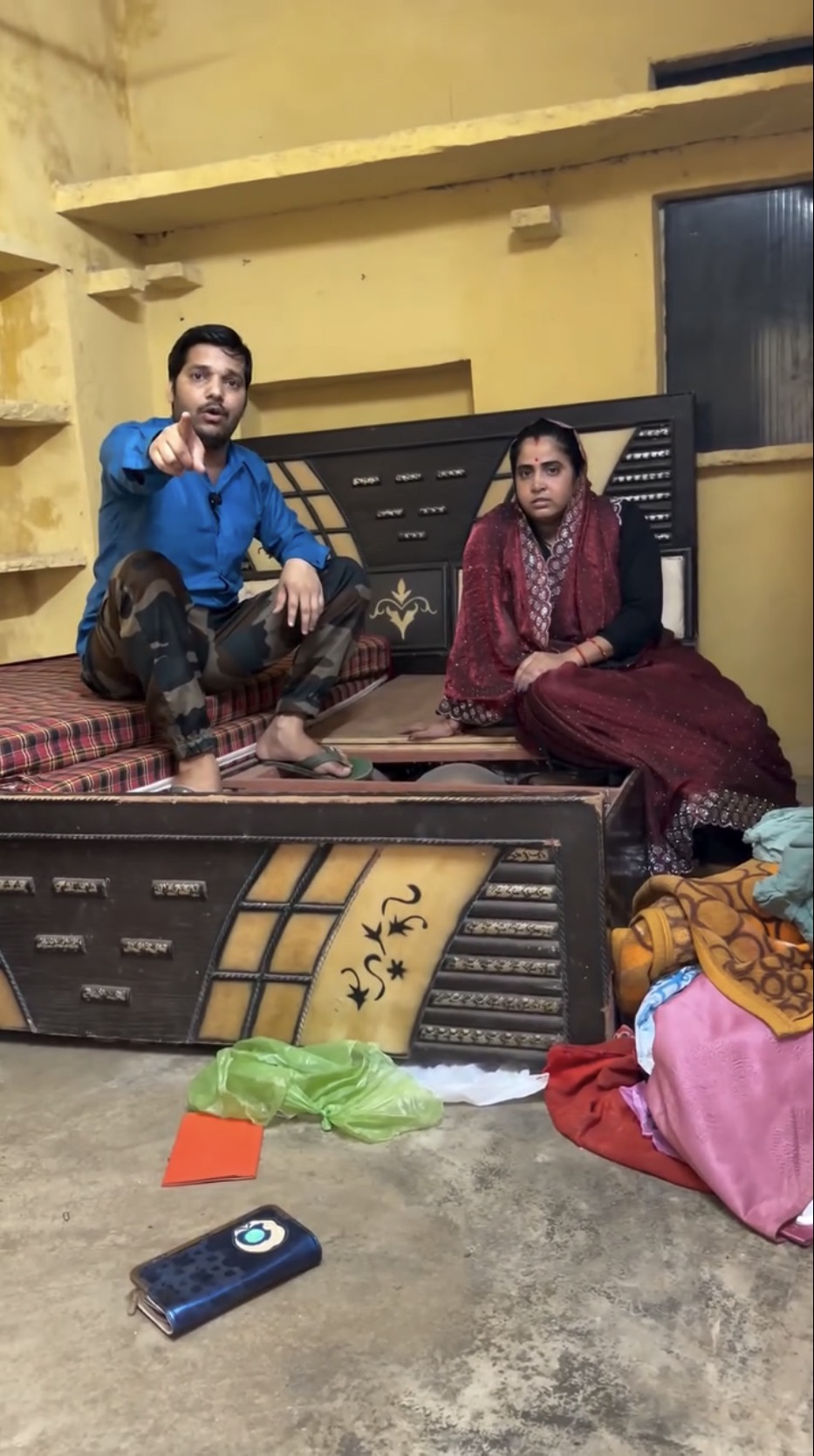 古贾炫富后家里中洗劫一空。 Rachna Gurjar 古贾炫富后家里中洗劫一空。 Rachna Gurjar