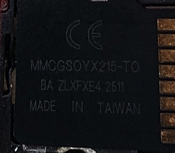 假Kingston背面声称台湾制,网有认为有可疑。 @6dl1Yx72RRxD7 / X 假Kingston背面声称台湾制,网有认为有可疑。 @6dl1Yx72RRxD7 / X