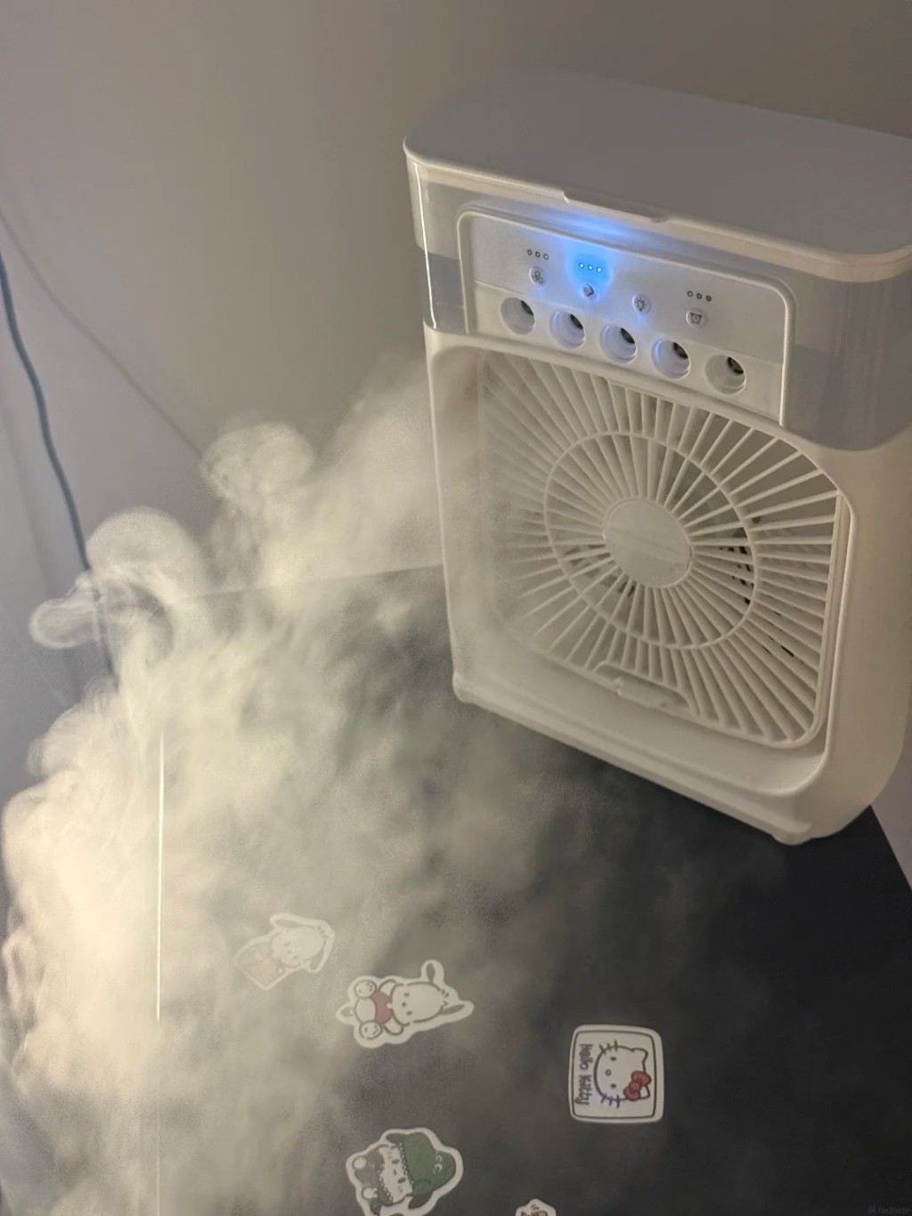 欧洲热浪下，带动中国各类降温神器的出口。小红书