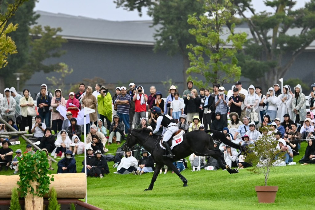 马术越野障碍赛: 苏昱轩 - 2026名古屋亚运。刘骏轩摄 马术越野障碍赛: 苏昱轩 - 2026名古屋亚运。刘骏轩摄