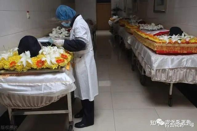 陈翠菊病倒昏迷,被当无名女尸送到殡仪馆差点被火化。资料图片 陈翠菊病倒昏迷,被当无名女尸送到殡仪馆差点被火化。资料图片