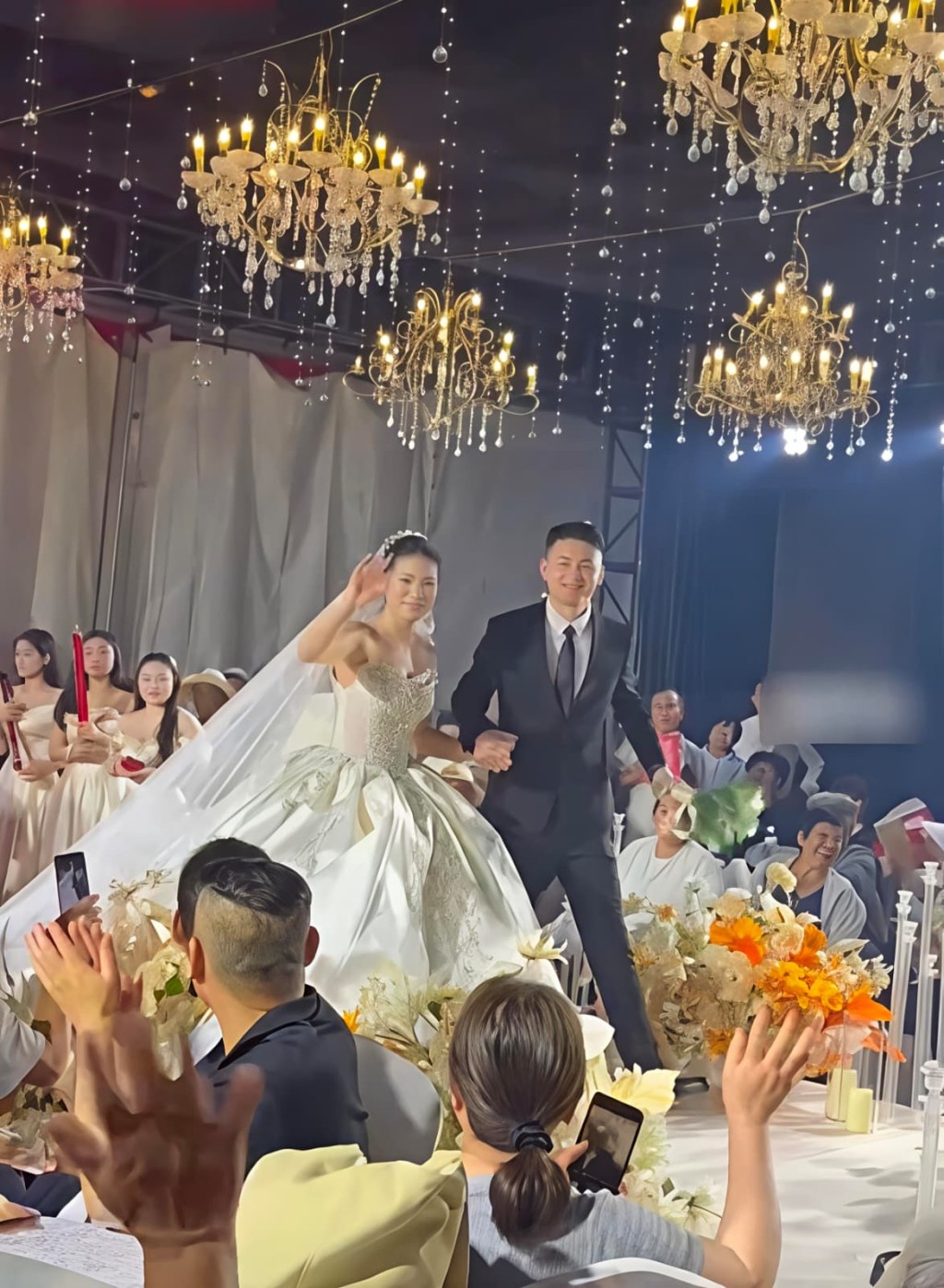 山东新娘结婚当日忘记早起身。新浪热点 山东新娘结婚当日忘记早起身。新浪热点