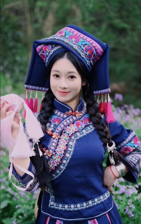 吴柳芳转型古风,走出阴霾迎新生。 抖音 吴柳芳转型古风,走出阴霾迎新生。 抖音