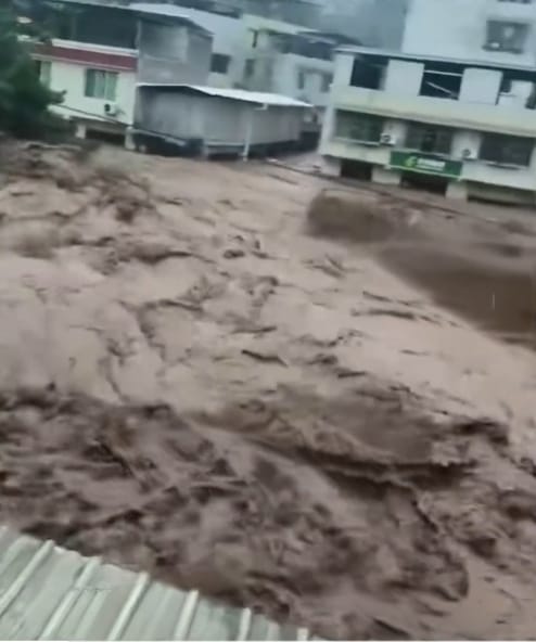 四川马边彝族自治县出现暴雨。四川观察 四川马边彝族自治县出现暴雨。四川观察