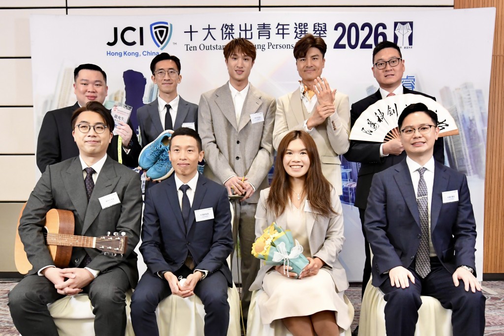 今届有9名杰青得主，分别是龙允生（后排左一）、杨锐湘（后排左二）、蔡俊彦（后排中）、陈效民（后排右二）、曹之胤（后排右一）、钟敬文（前排左一）、何泽尧（前排左二）、林珮盈（前排右二）及林荣杰（前排右一）。杨骏尧摄
