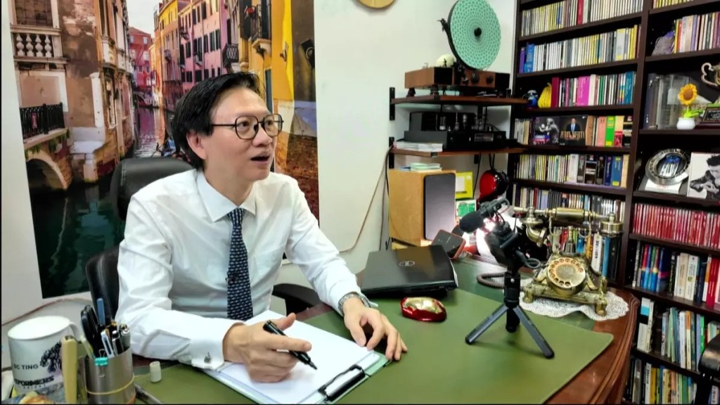 丁医生认为精神科医护必须内心强大,代入病人处境。 丁医生认为精神科医护必须内心强大,代入病人处境。