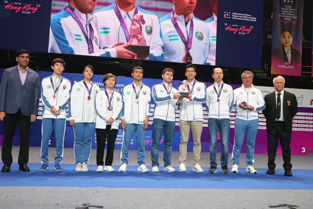 Uzbekistan队终于能踏上颁奖台,可以说是最开心的季军。徐嘉华摄 Uzbekistan队终于能踏上颁奖台,可以说是最开心的季军。徐嘉华摄