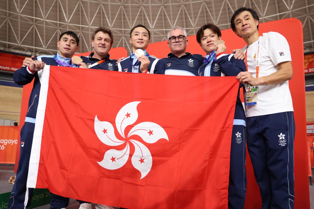 香港队男子团体竞速赛历史性亚运铜牌。徐嘉华摄 香港队男子团体竞速赛历史性亚运铜牌。徐嘉华摄