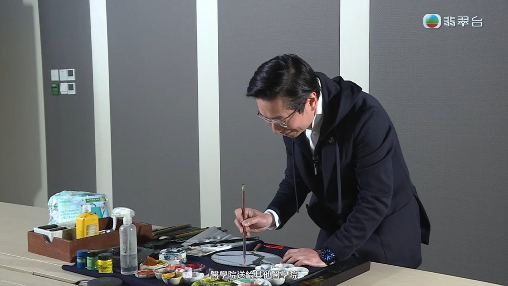 赵伟仁院长指,因为香港大部分相关的医护人员都认识他,如果要在香港检查会觉得好尴尬。 赵伟仁院长指,因为香港大部分相关的医护人员都认识他,如果要在香港检查会觉得好尴尬。