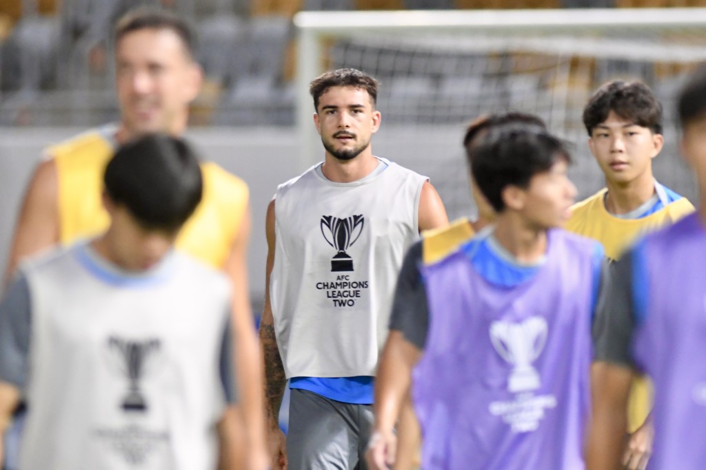 杨骏尧摄