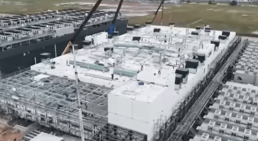 广东深圳一智能建造产业园有4层楼高的立体工厂在忙碌生产。央视新闻 广东深圳一智能建造产业园有4层楼高的立体工厂在忙碌生产。央视新闻