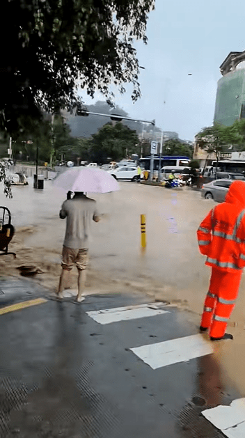深圳18日暴雨致多地水浸。 抖音 深圳18日暴雨致多地水浸。 抖音