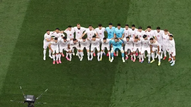 政治与足球交织下 世界杯看台上的两个伊朗