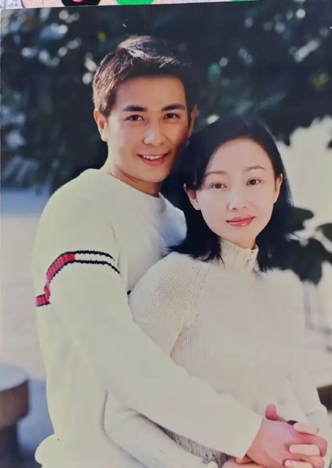 保剑锋方发声明：与黄慧颐曾有过婚姻关系，双方自愿协议离婚