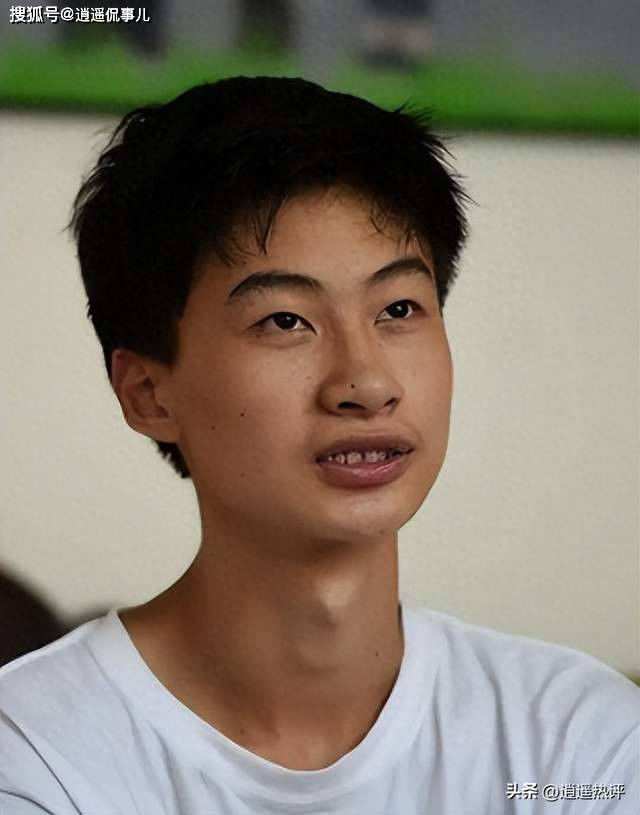 母亲瘫痪父亲疯了，河北高考状元9年后如何了