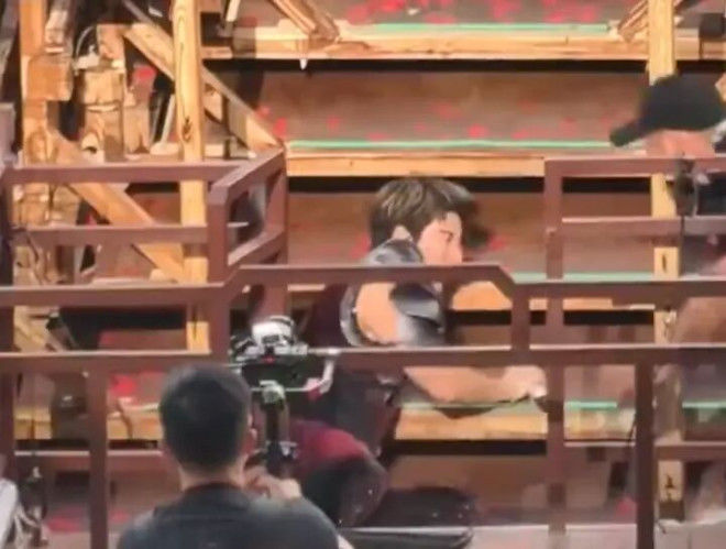 王力宏回应“演唱会摔倒满脸是血”：缝了27针...
