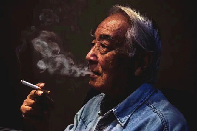 《乌苏里船歌》词作者胡小石逝世，享年86岁
