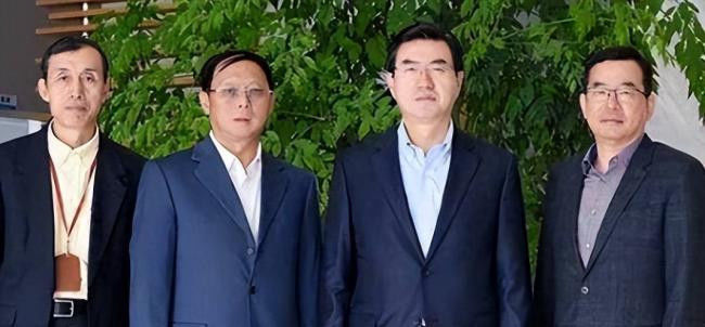 一家人全是美籍，却在国内捞金，年赚4亿