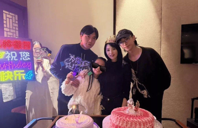 10岁小米粒生日宴，被全家宠着长大