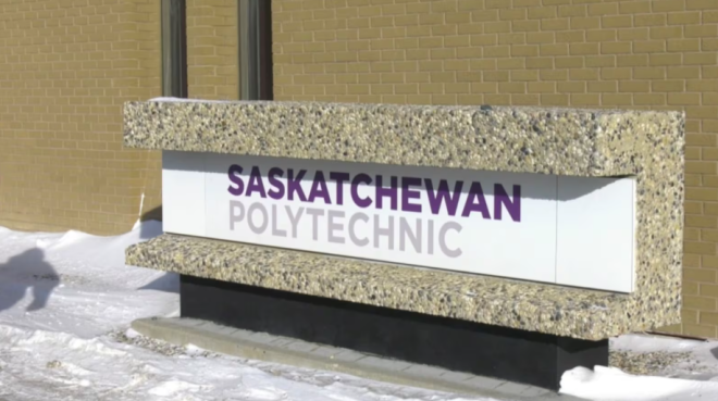 加拿大知名学院宣布裁员: 办学规模砍了又砍! 校长年薪56万遭批!