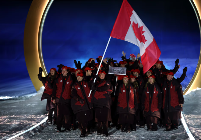 冬奥开幕：加拿大队赢得热烈欢呼，万斯遭到嘘声，CBC被骂惨...