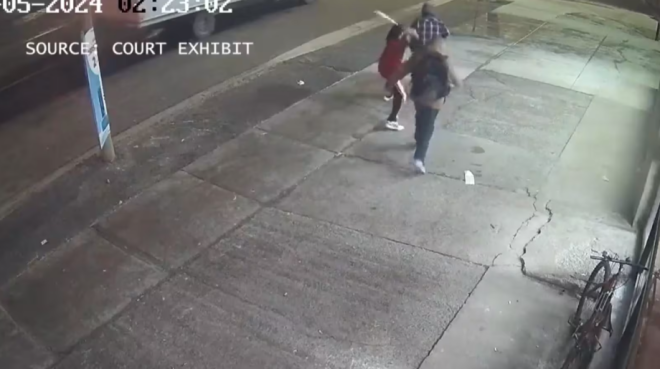 留学生便利店打工遭劫匪用棒球棍袭击+死亡威胁，还手后被控重罪