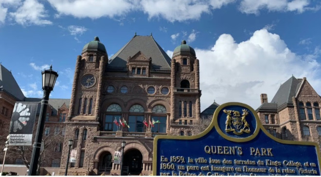 获得了3274万元就业技能拨款的公司，现在要告福特政府侵犯名誉