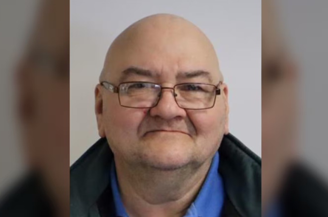 奸杀、折磨14岁少年，危险罪犯竟获无监管临时释放？社区炸锅了