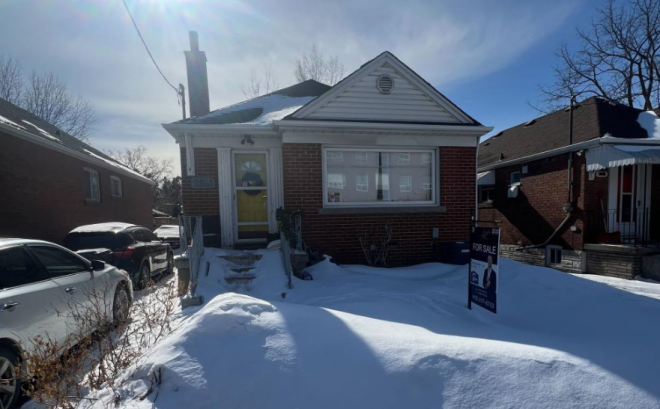 多伦多一套独立屋挂牌一年卖不掉，直接半价上市，结果意外