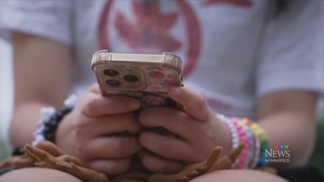 民调显示，加拿大人压倒性支持未成年人社交媒体禁令。Angus Reid 最新调查称 16 岁以下应被禁用社交媒体。CTV 记者 Joseph Bernacki 报道。