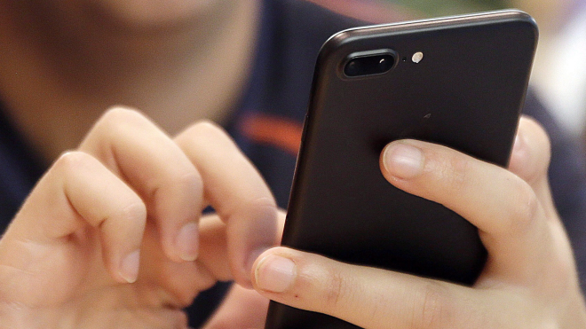 &ldquo;这是加拿大向前迈出的重要一步&rdquo;：联邦正考虑对未成年人实施社交媒体禁令，前检察官 Margot Denomme 介绍该提案获各党派支持。