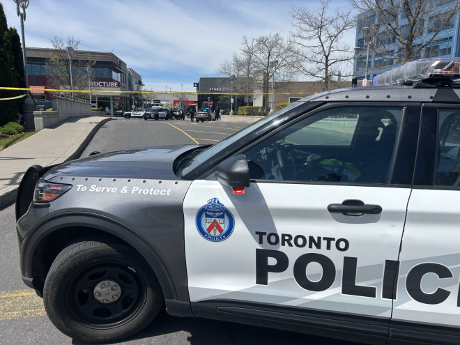 多伦多华人常去商场出事了! 一名女行人停车场内遭撞击身亡