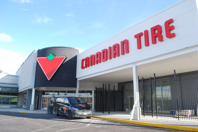 Canadian Tire 店面
