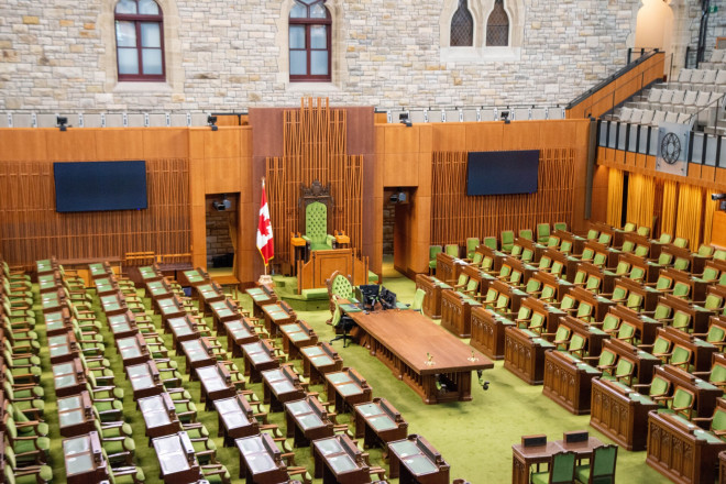 全民发钱! 加拿大CRA推出的自动报税, 会变成"基本收入"么?