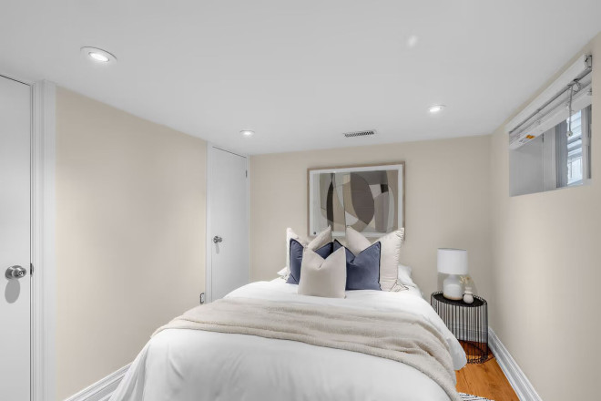 1292 Woodbine Avenue Toronto