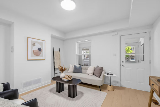 1292 Woodbine Avenue Toronto