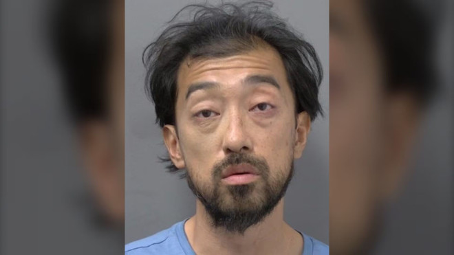 密西沙加华裔男子无故袭击陌生人、砸路边车！涉15起袭击案被控