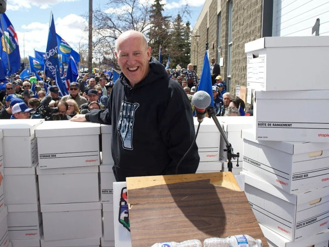 Stay Free Alberta delivers 301K signatures to Edmonton in support of separation - Yahoo News Canada
