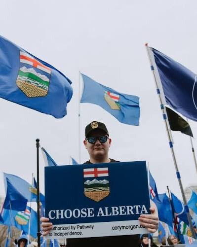 📸 A moment in Alberta's history. Today, Saturday, October 17, I documented  the Let Alberta Decide rally, organized by a pro-separation group  advocating for Alberta's independence. As a street photog