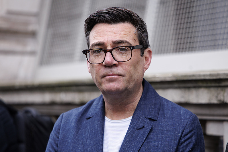 英国大曼彻斯特市长伯纳姆宣布竞选工党领袖