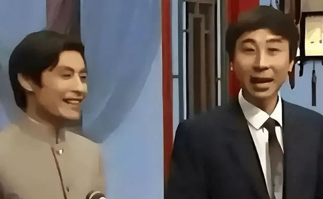当红时抛下冯巩移居海外后，刘伟怎样了