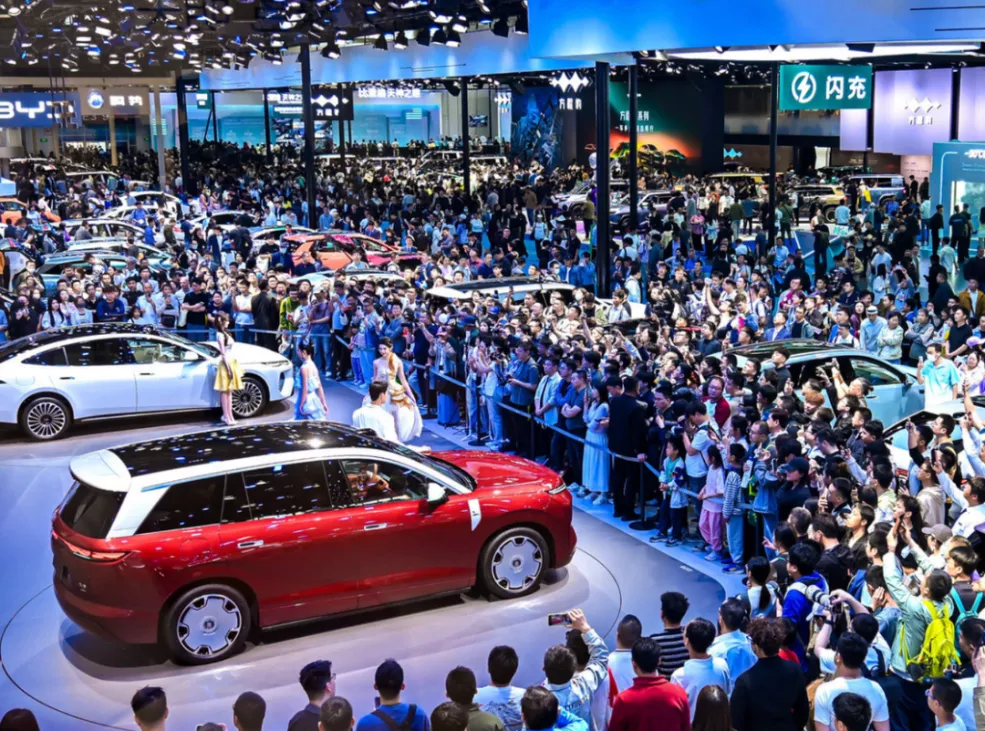 为了催你买车，中国今年砸了近2000亿