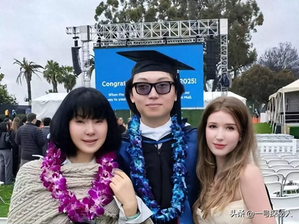 歌手陈红晒全家福，外国儿媳很漂亮