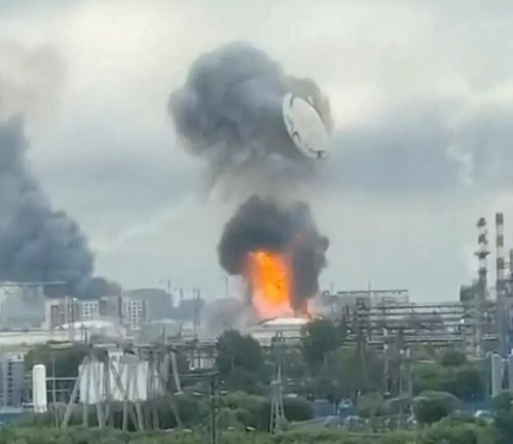 不是乌克兰？俄油厂大爆炸如UFO 纽时:自己人炸的