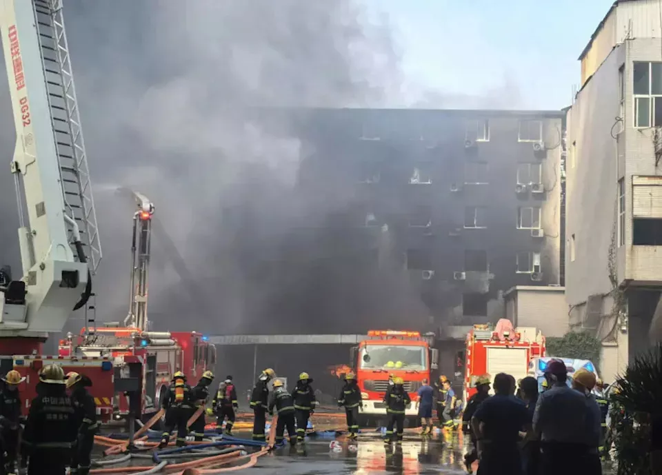 中国福建鞋厂恶火酿28死！习近平要求严查追责