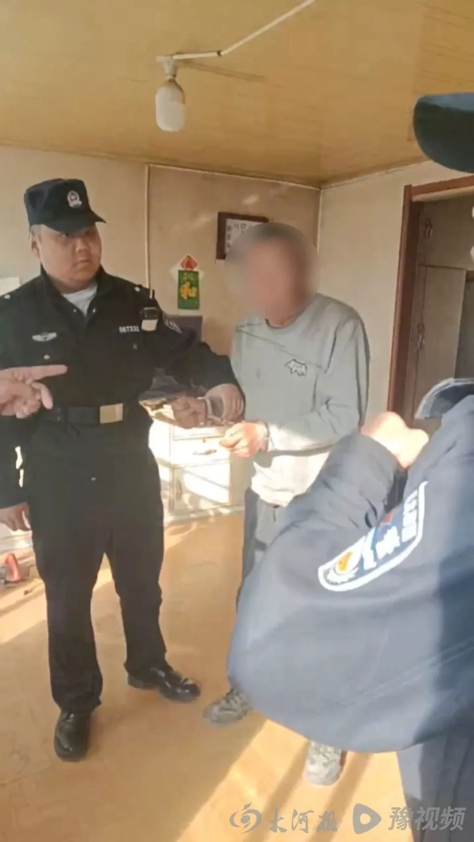 男子苦寻28年抓到杀父凶手 警方搬家遗失部分卷宗